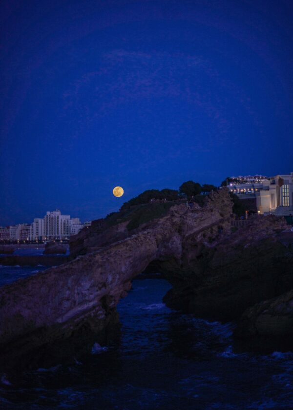 blue-bleu-nuit-fullmoon-lune-biarritz-15x21
