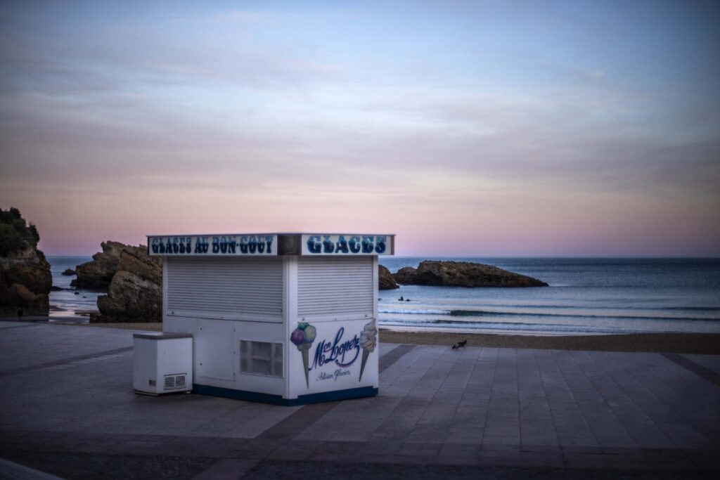 glaces-vintage-icecream-sunrise-ocean-biarritz-30x20
