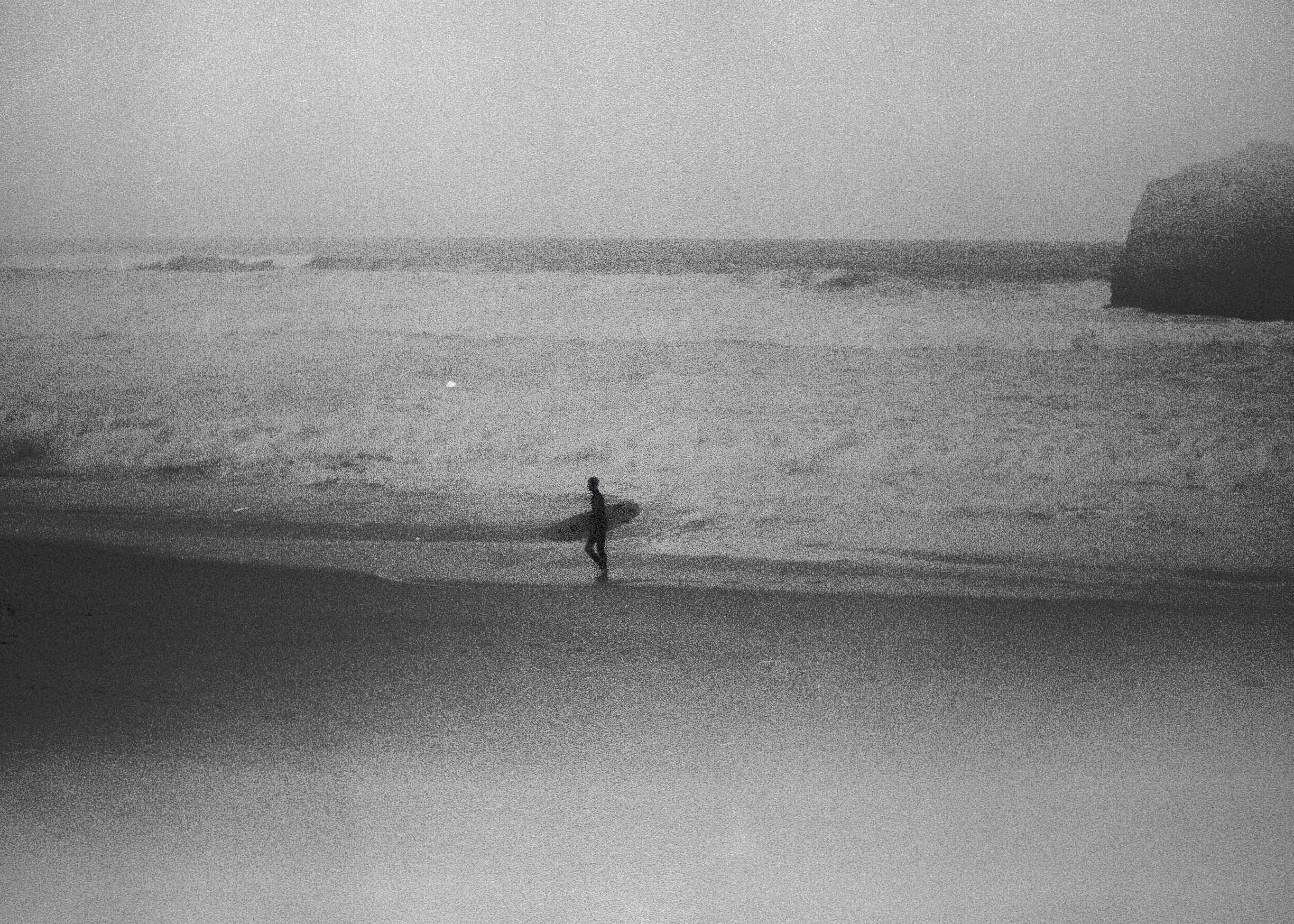 surf-ocean-vintage-biarritz-paysbasque-noirblanc-argentique-15x21 surf-ocean-vintage-biarritz-paysbasque-noirblanc-argentique-15x21